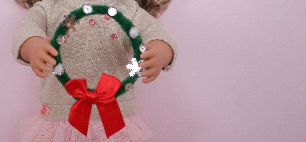 12 Crafts of Christmas: Day 2 Mini Christmas&nbsp;Wreath