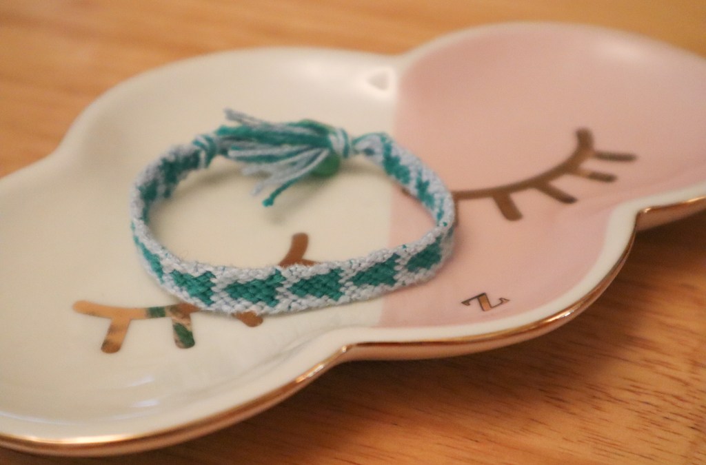 12 Crafts of Christmas 2021: Day 9 Christmas Tree Friendship&nbsp;Bracelet