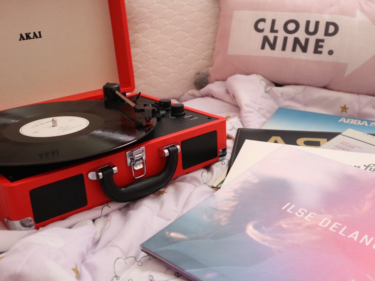 12 Crafts of Christmas 2021: Day 7 Christmas&nbsp;Playlist